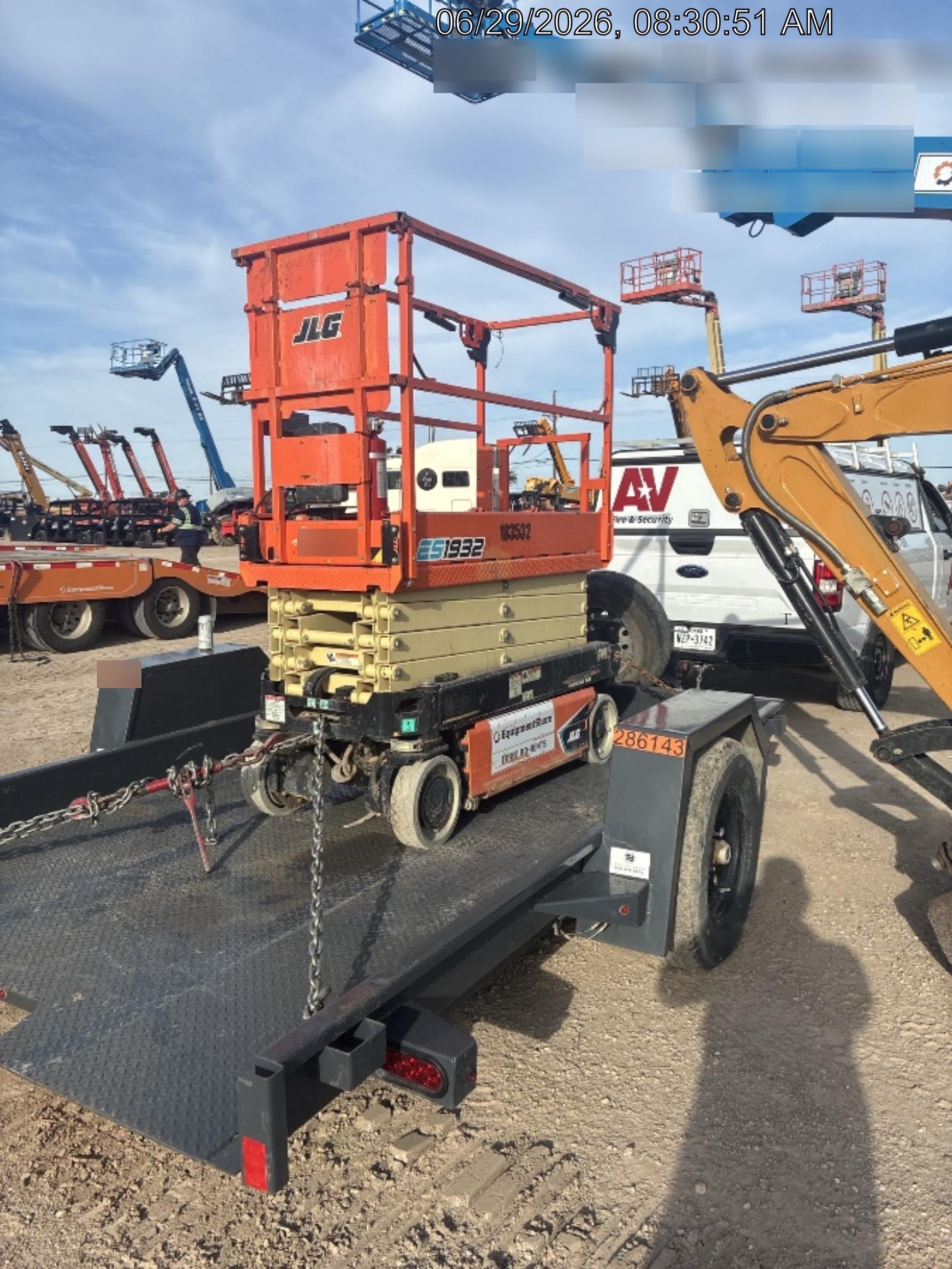 2021 JLG ES1932