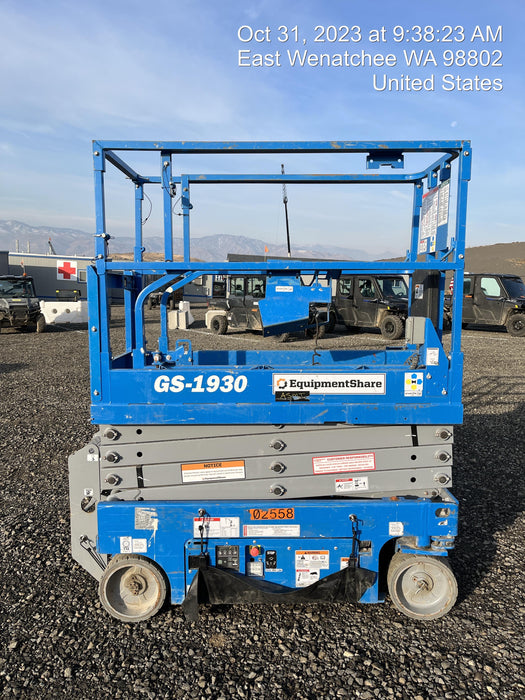2020 Genie GS-1930 Solid Non Marking Tires, Beacon, Folding rails with half height swing gate, 800W Inverter