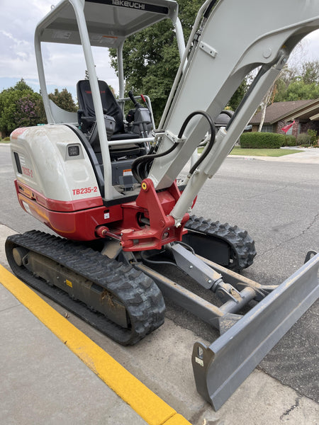 2024 TAKEUCHI TB235-2R