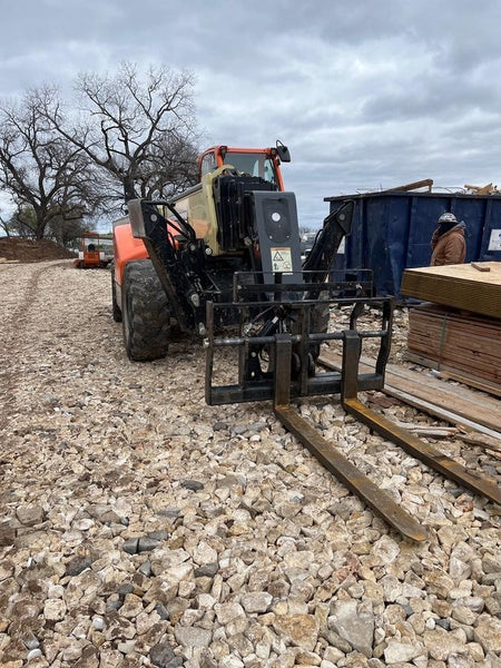 2021 JLG 1075