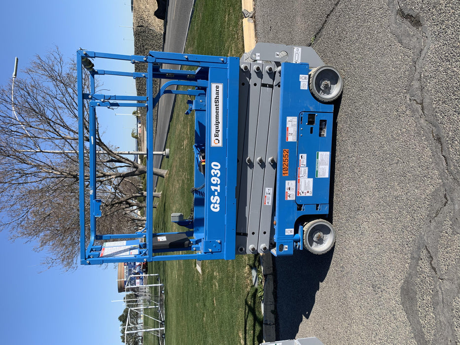 2020 Genie GS-1930 Solid Non Marking Tires, Beacon, Folding rails with half height swing gate, 800W Inverter