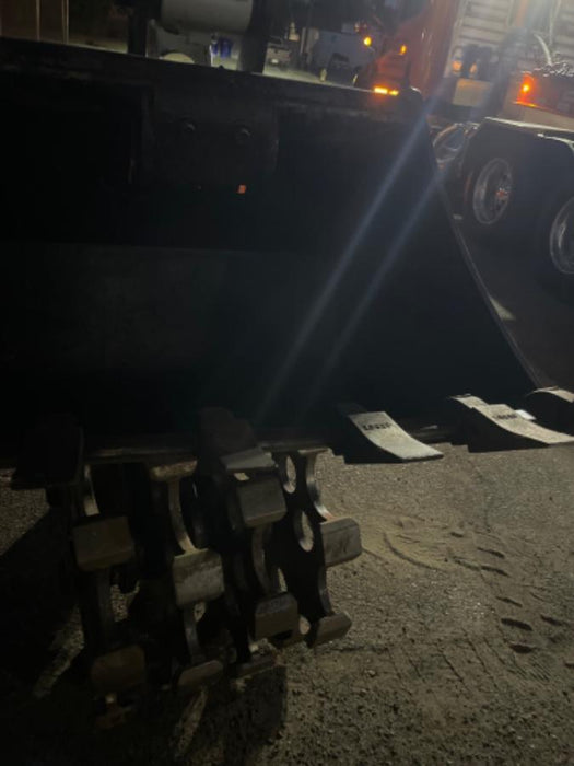 2025 TAKEUCHI 36" Bucket - Takeuchi