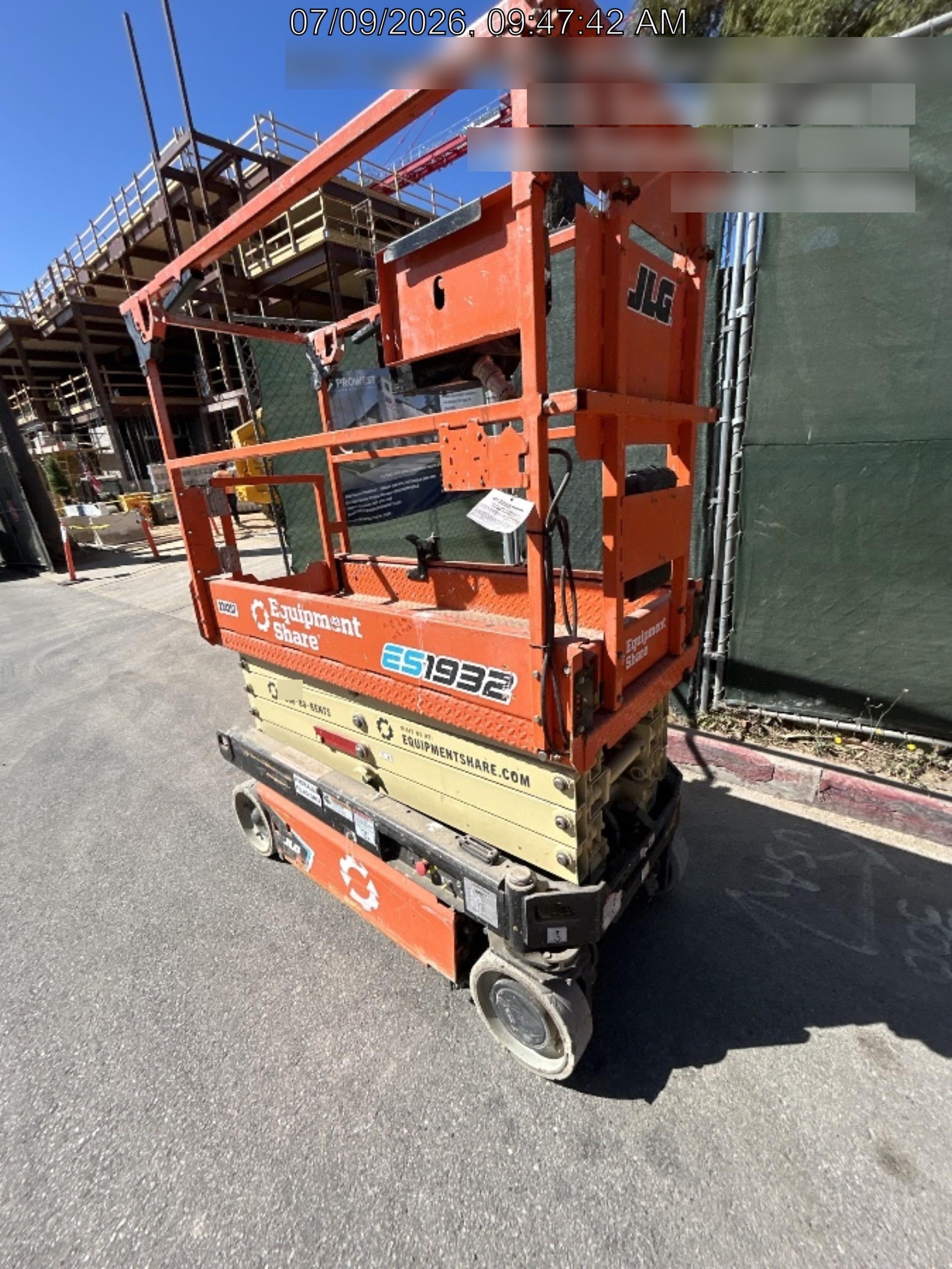 2022 JLG ES1932