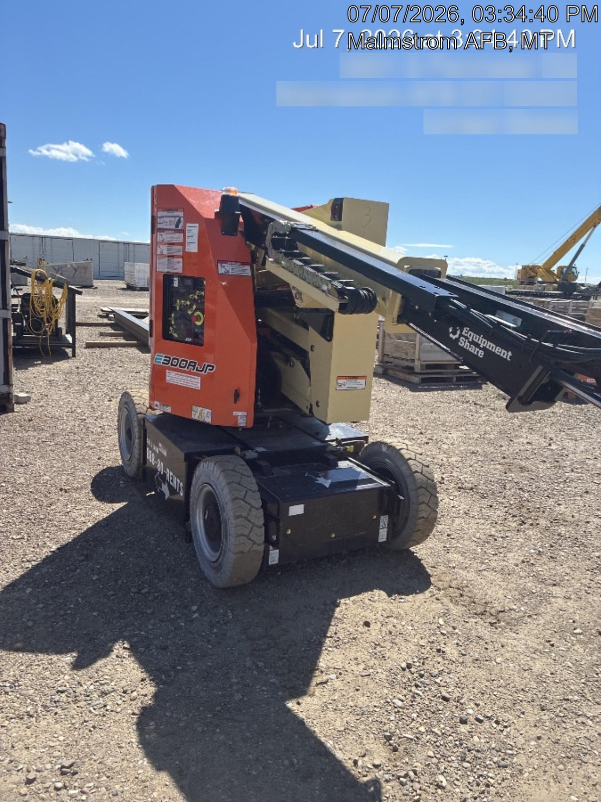 2025 JLG E300AJP