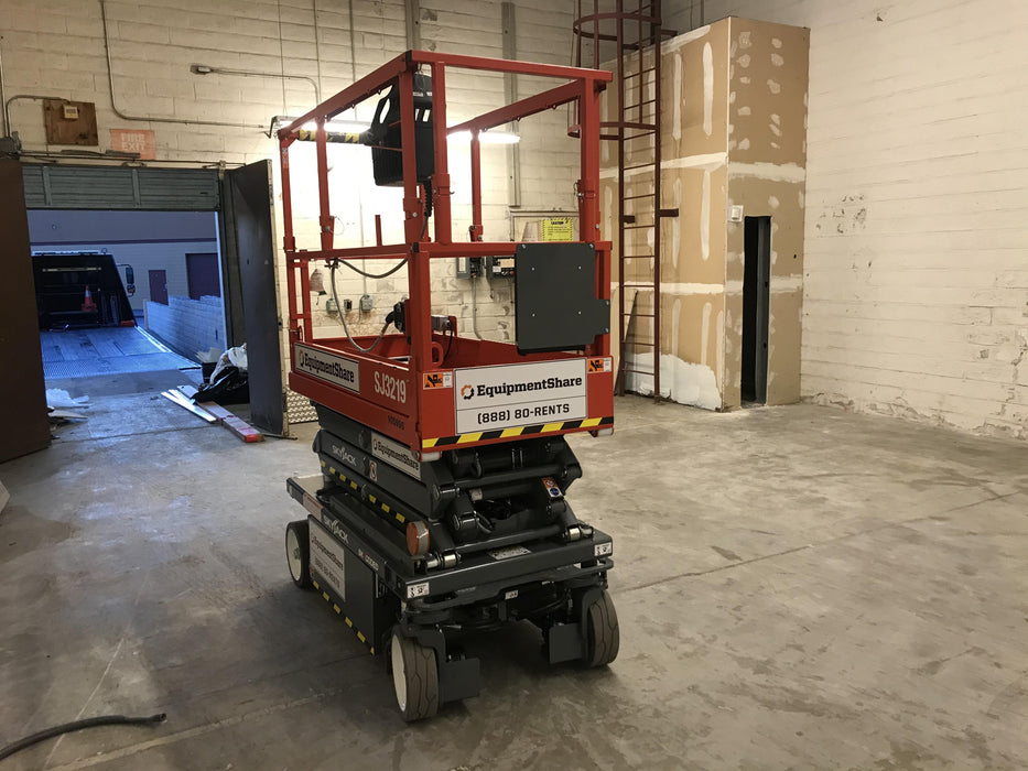 2020 Skyjack SJIII-3219 Solid NM Tires, Half height spring hinged entry gate, Dual Beacons, 800W Inverter