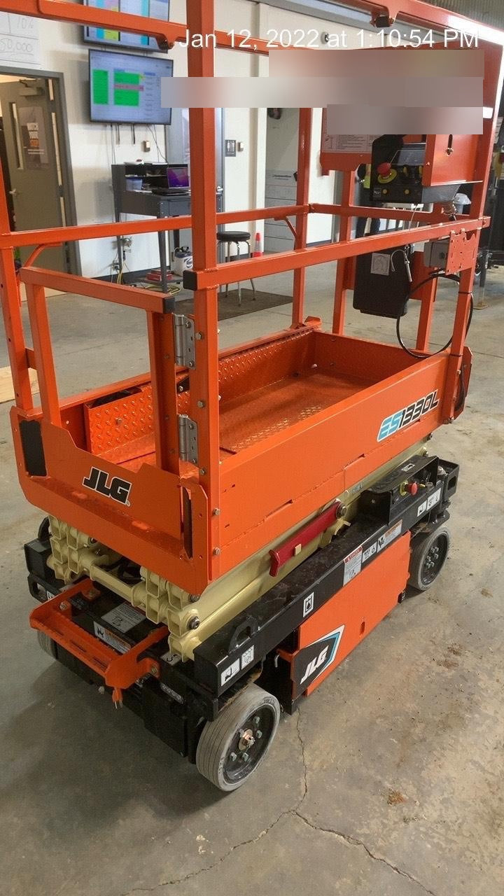 2021 JLG ES1330L