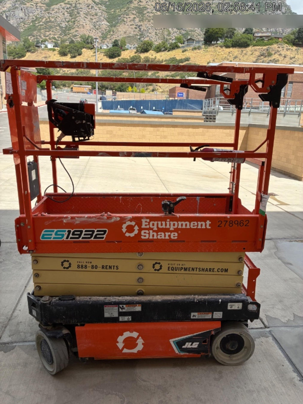 2022 JLG ES1932