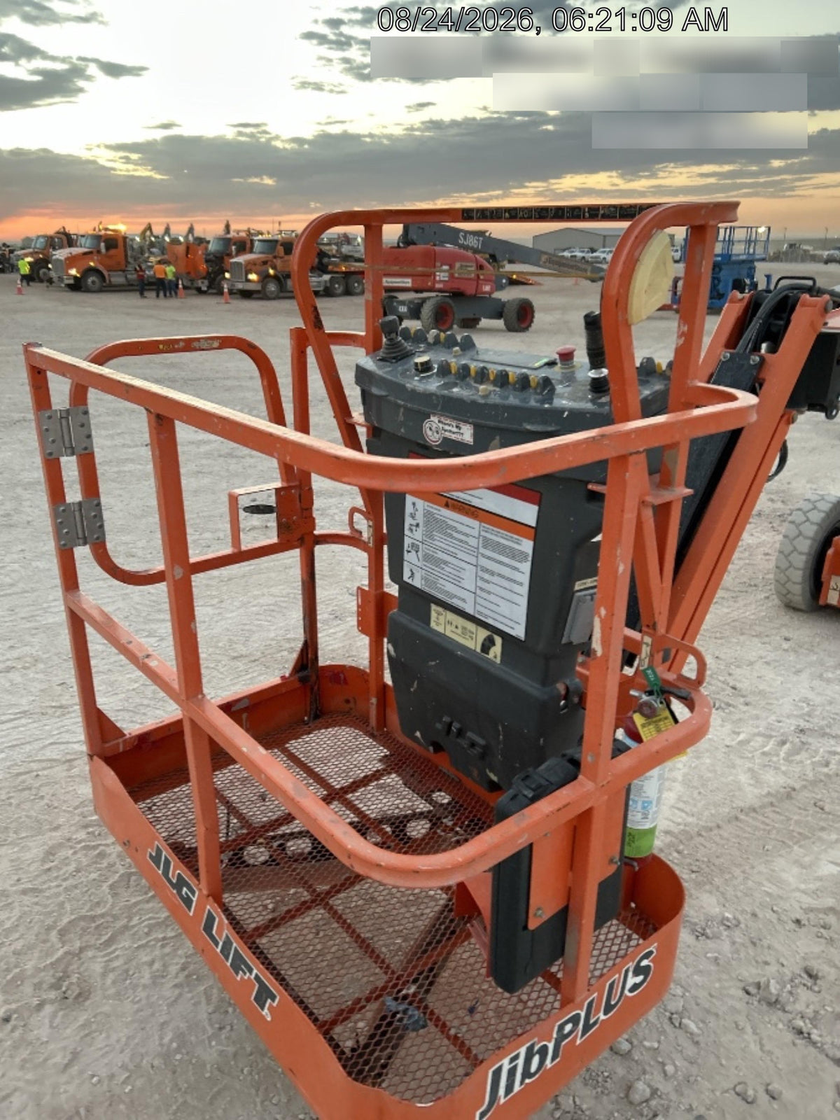 2020 JLG E300AJP