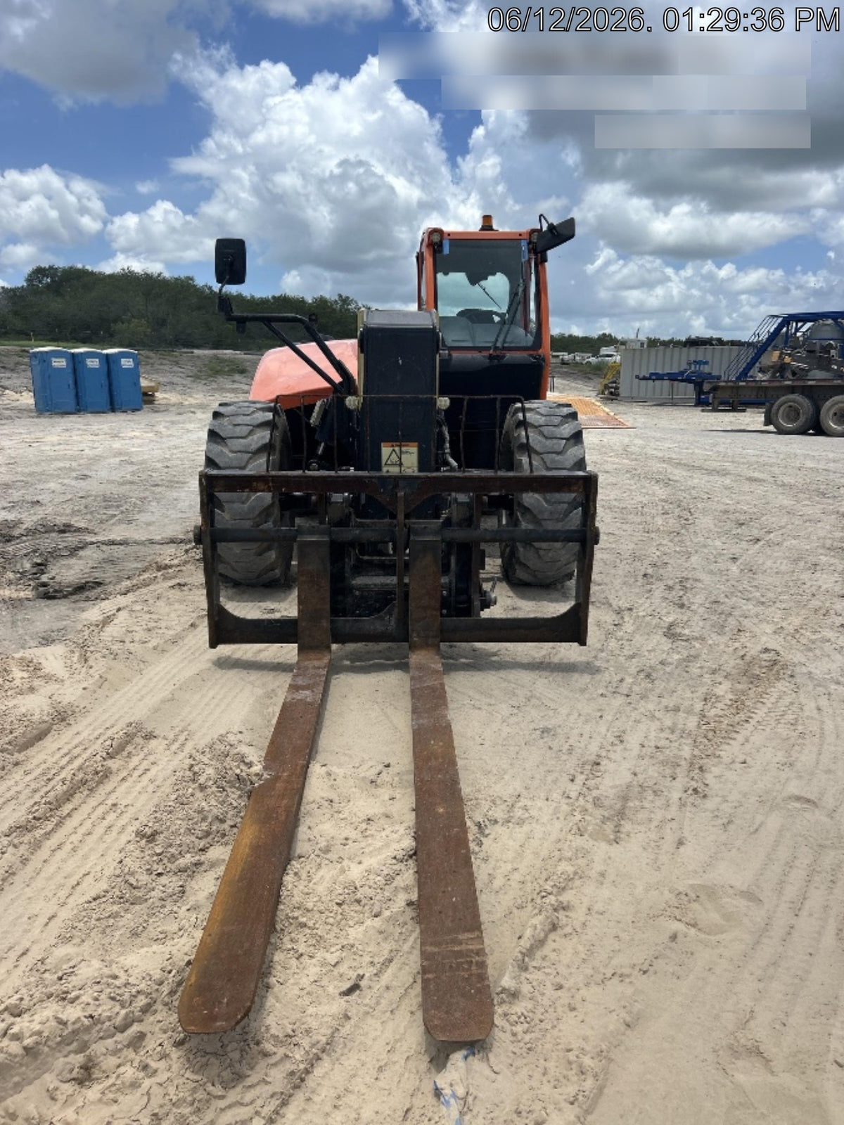 2023 JLG 1732