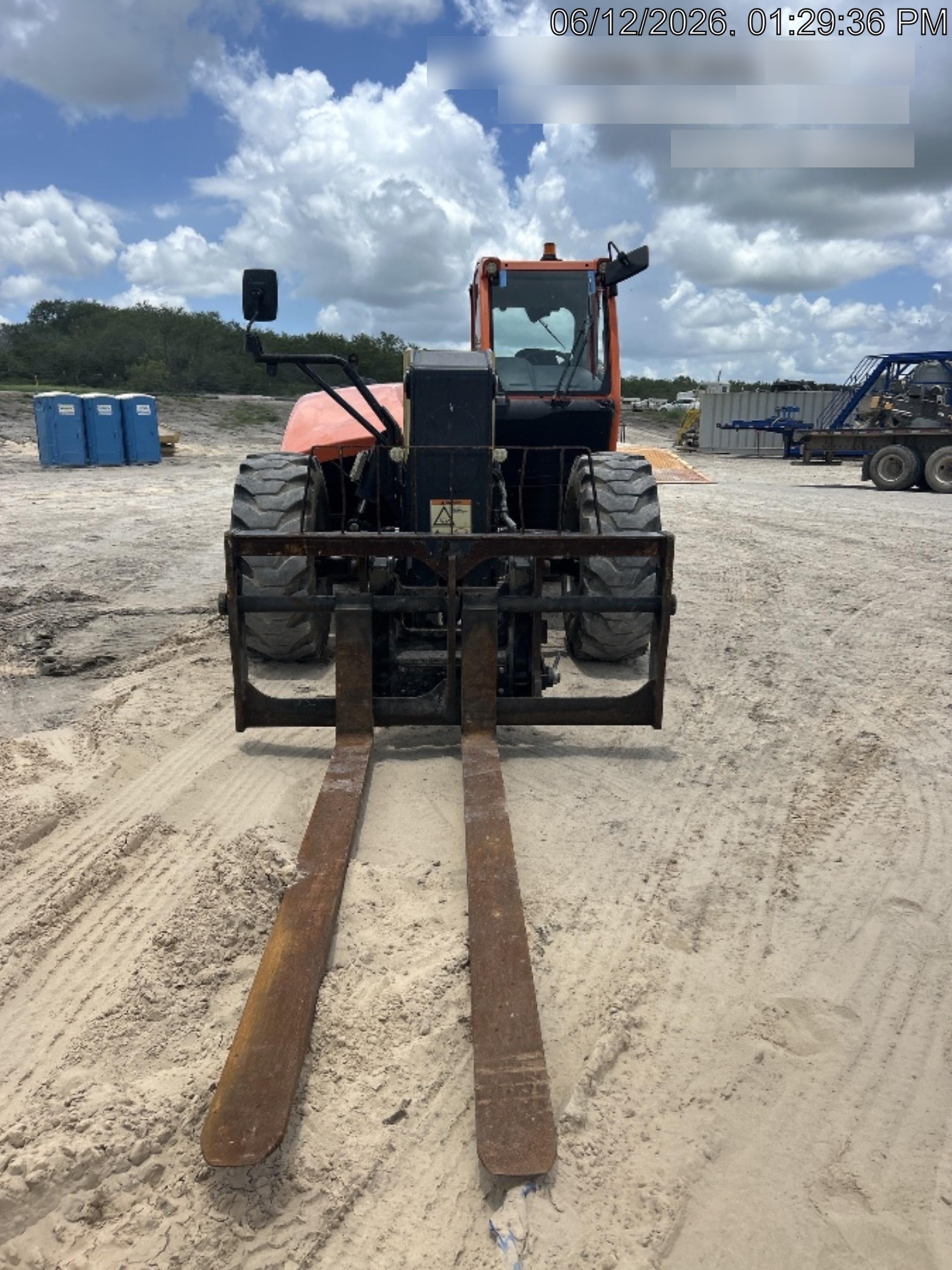 2023 JLG 1732
