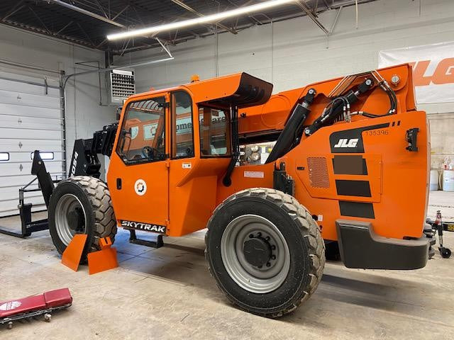 2021 JLG 12054