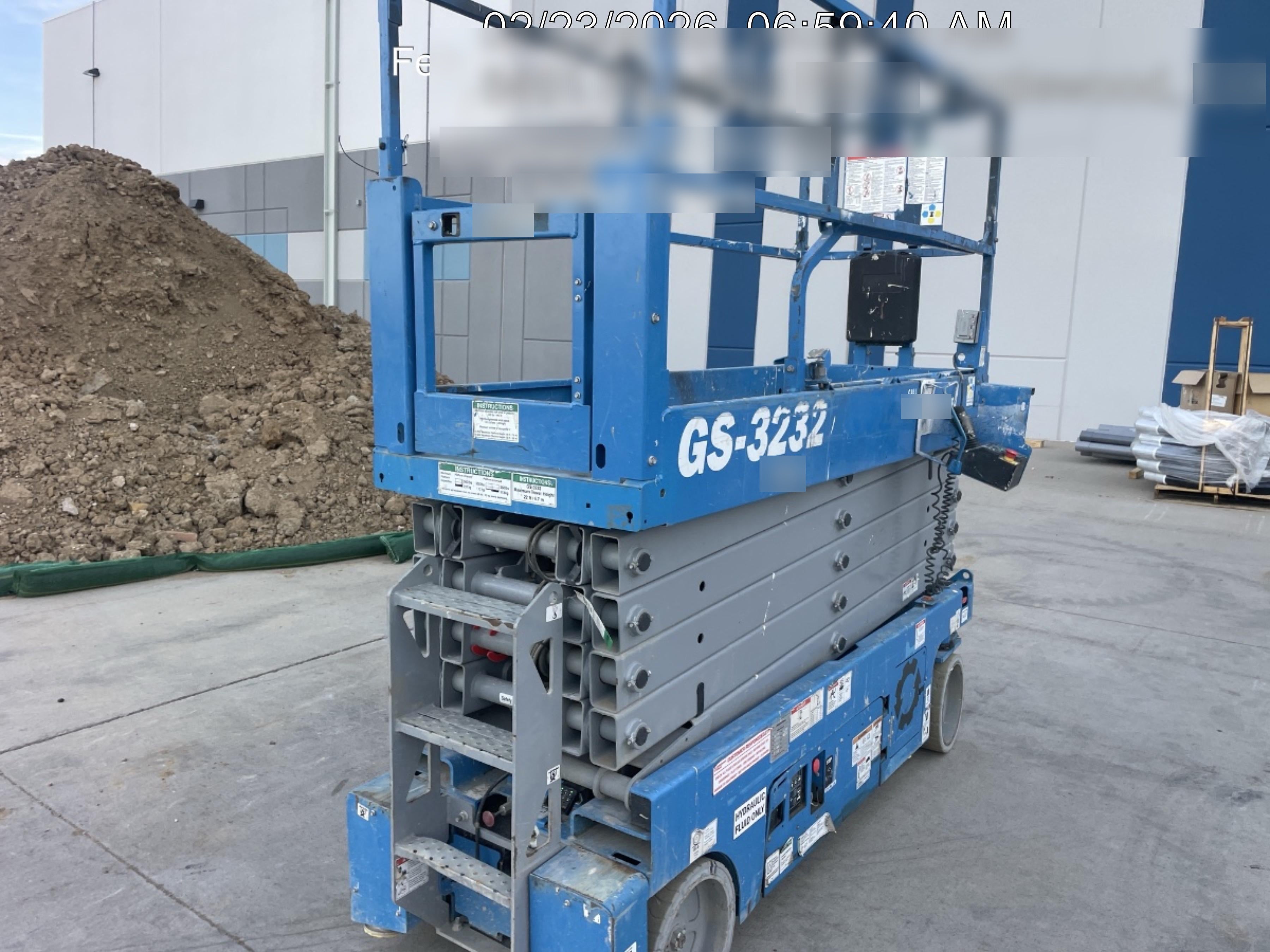 2019 Genie GS-3232 Folding rails with half height swing gate, 800 Amp Inverter