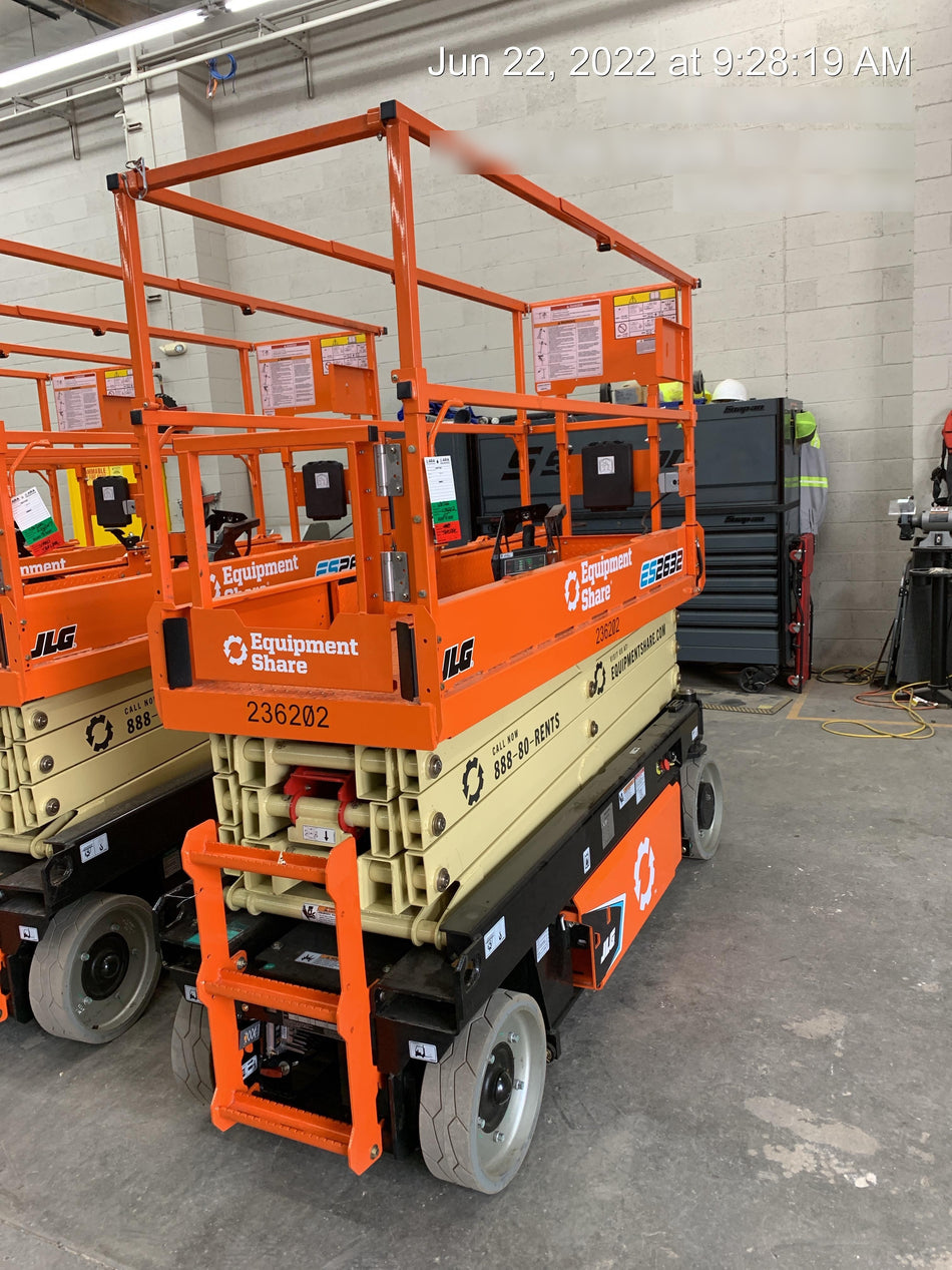 2022 JLG ES2632