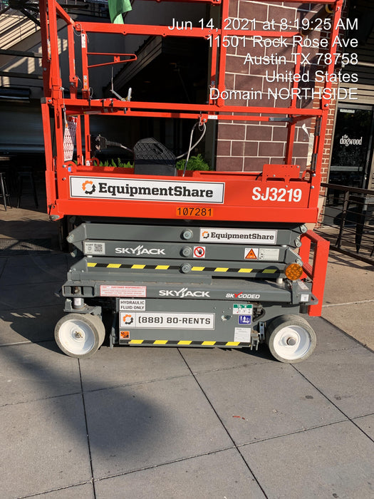 2020 Skyjack SJIII-3219 Solid NM Tires, Half height spring hinged entry gate, Dual Beacons, 800W Inverter