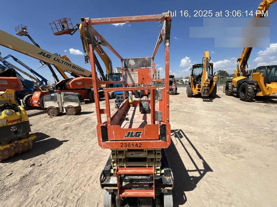 2022 JLG ES1932