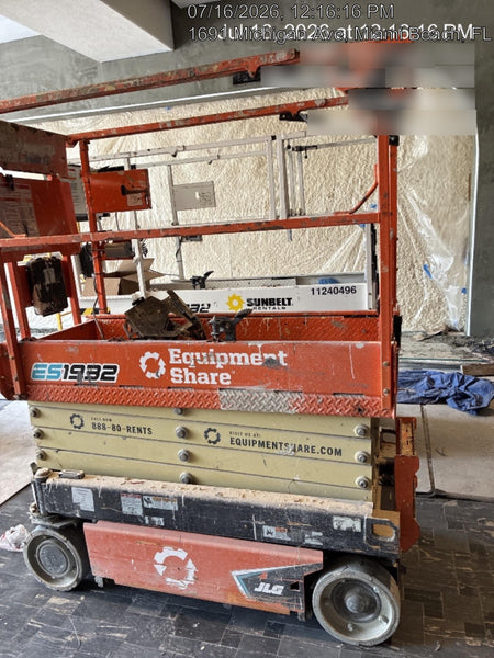 2023 JLG ES1932