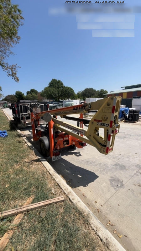 2022 JLG T350