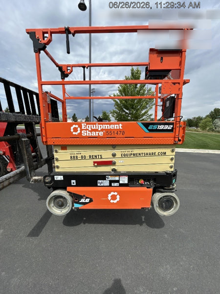 2025 JLG ES1932
