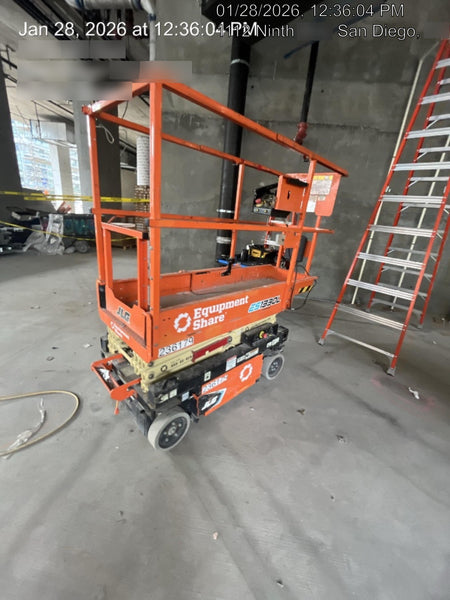 2022 JLG ES1330L