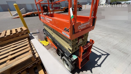 2022 JLG ES2632