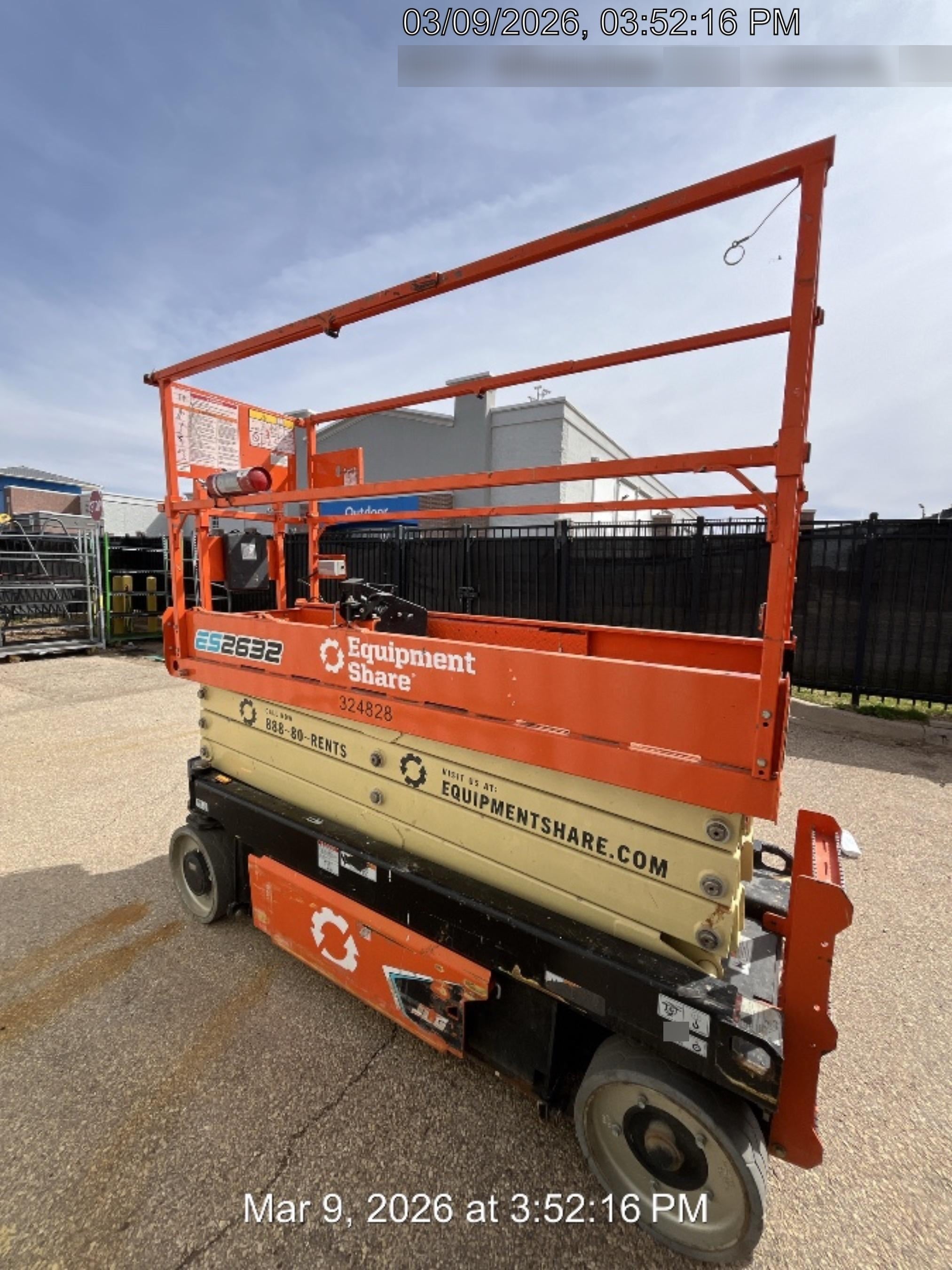 2023 JLG ES2632