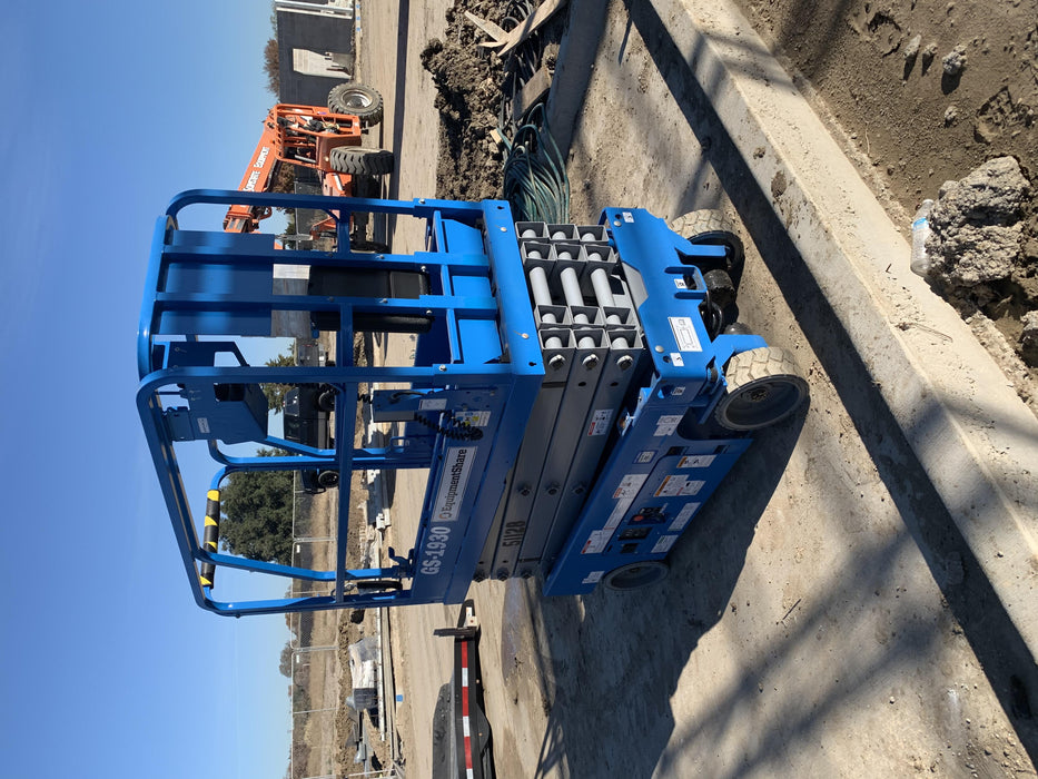 2019 Genie GS-1930 Fixed Rails with Chain Entry