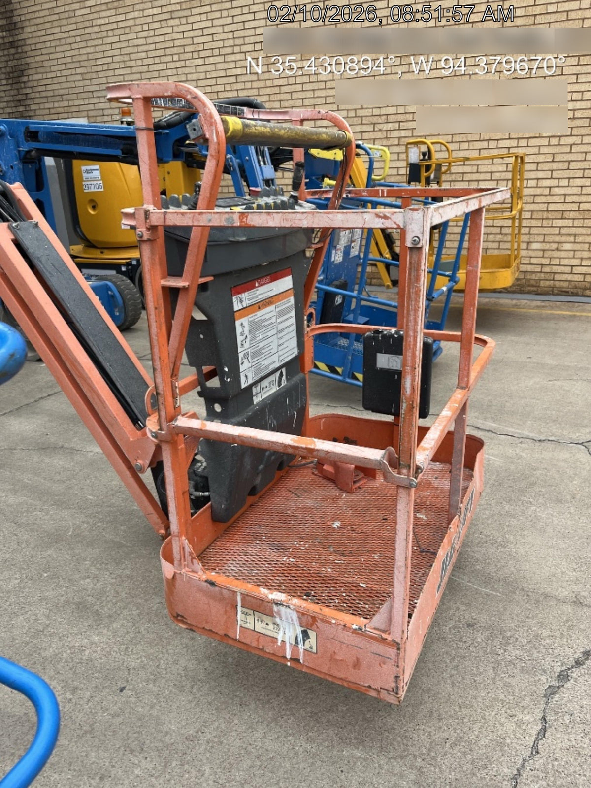 2019 JLG E300AJP