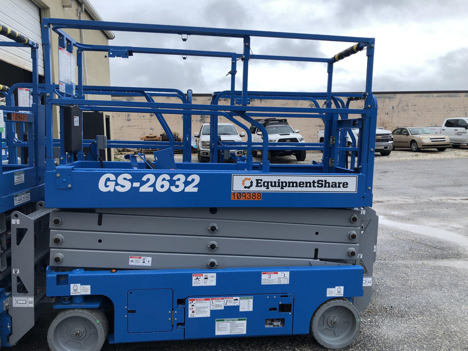 2020 Genie GS-2632 Solid NM Tires, Folding Rails with Half-Height Swing Gate, Beacon