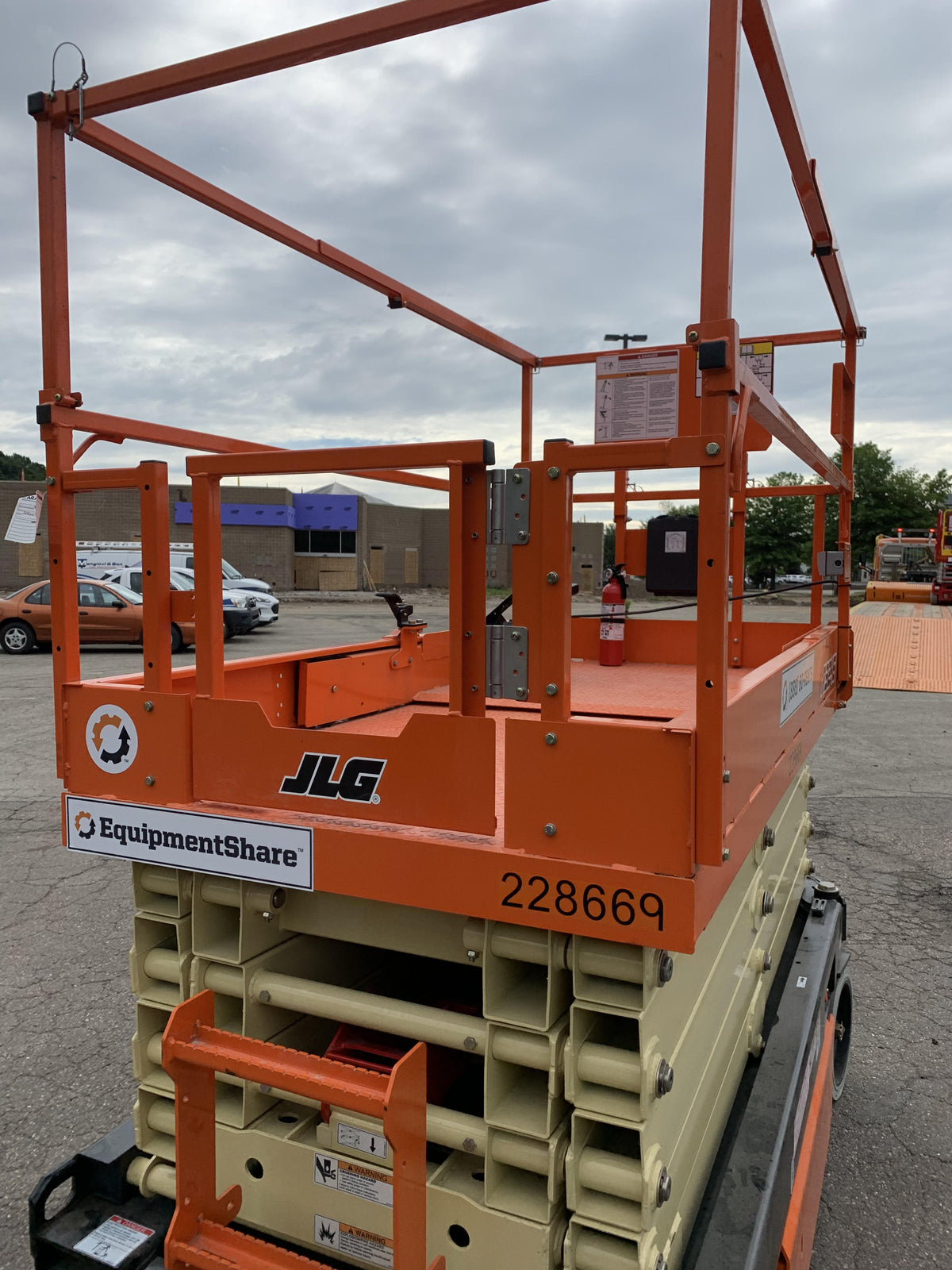 2022 JLG R3246