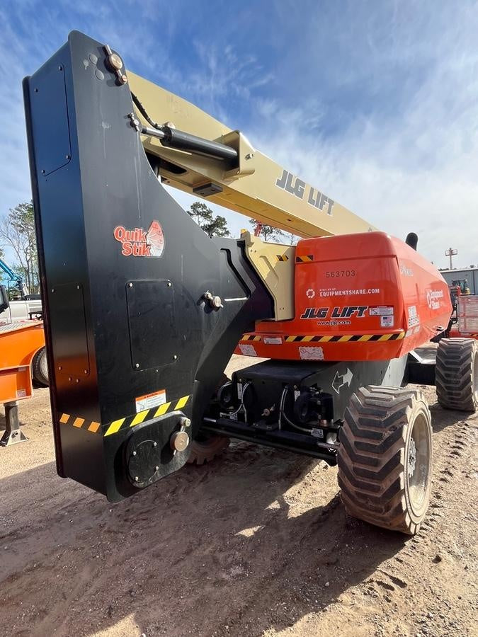 2025 JLG 800AJ
