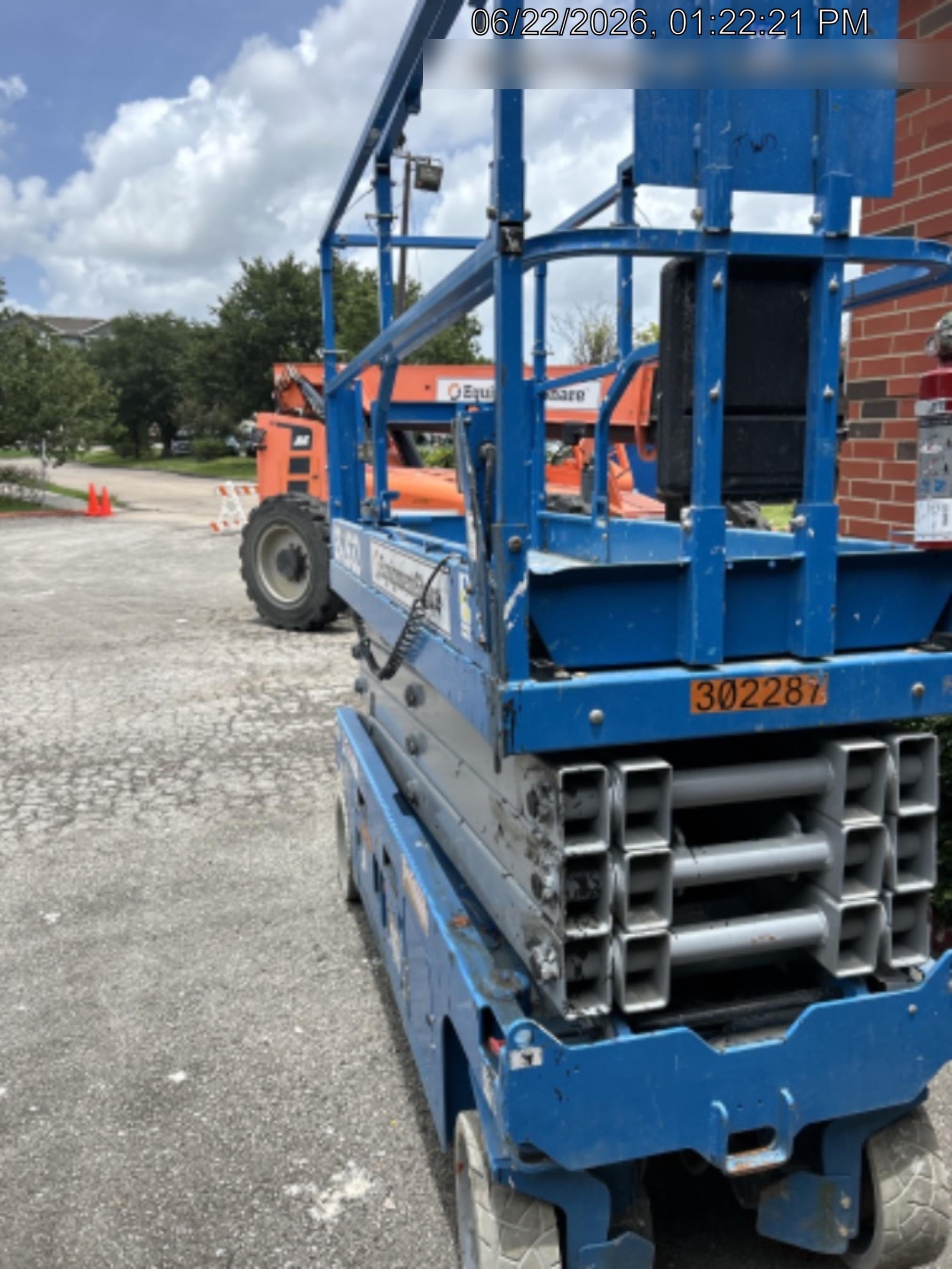 2023 GENIE GS-2632