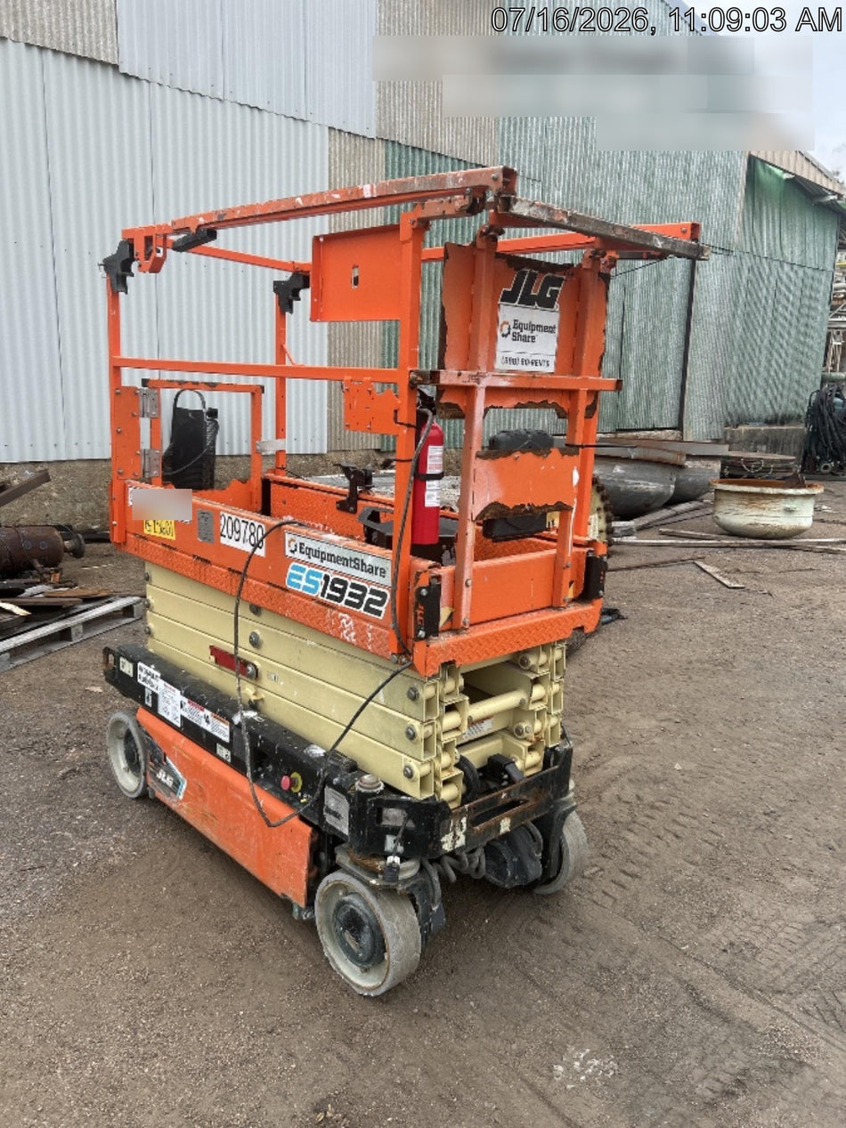 2022 JLG ES1932