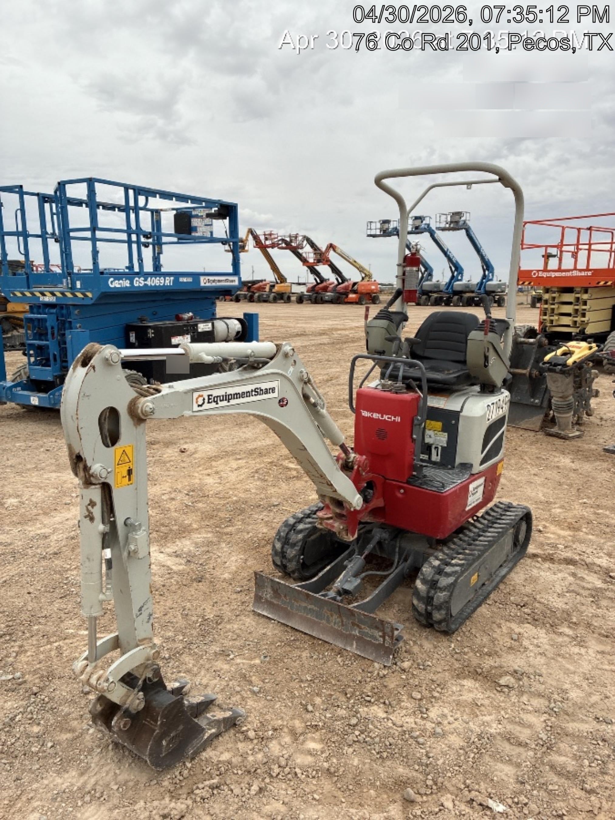 2022 TAKEUCHI TB210R