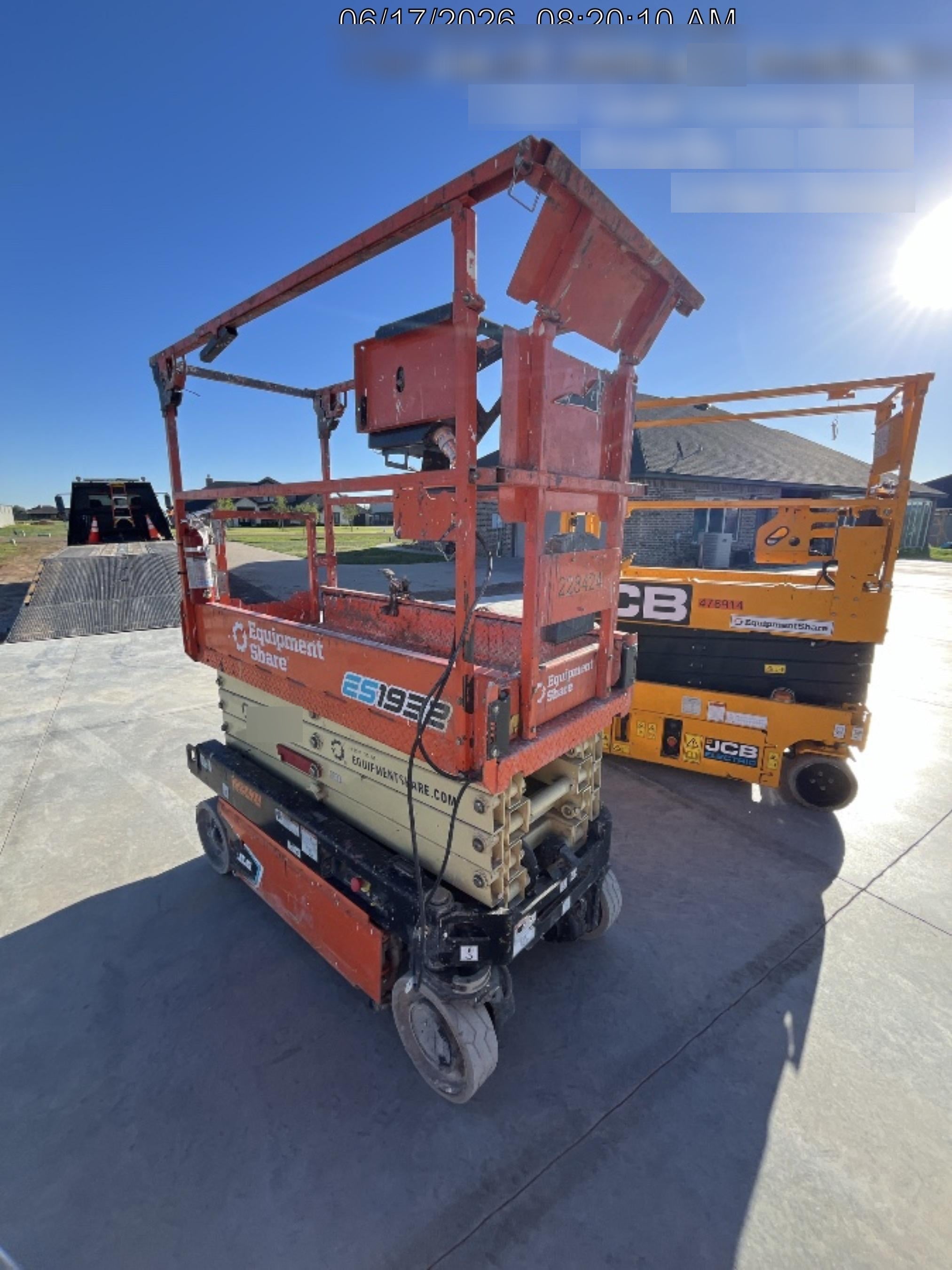 2022 JLG ES1932
