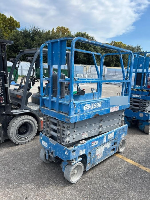 2019 Genie GS-1930 Fixed Rails with Chain Entry