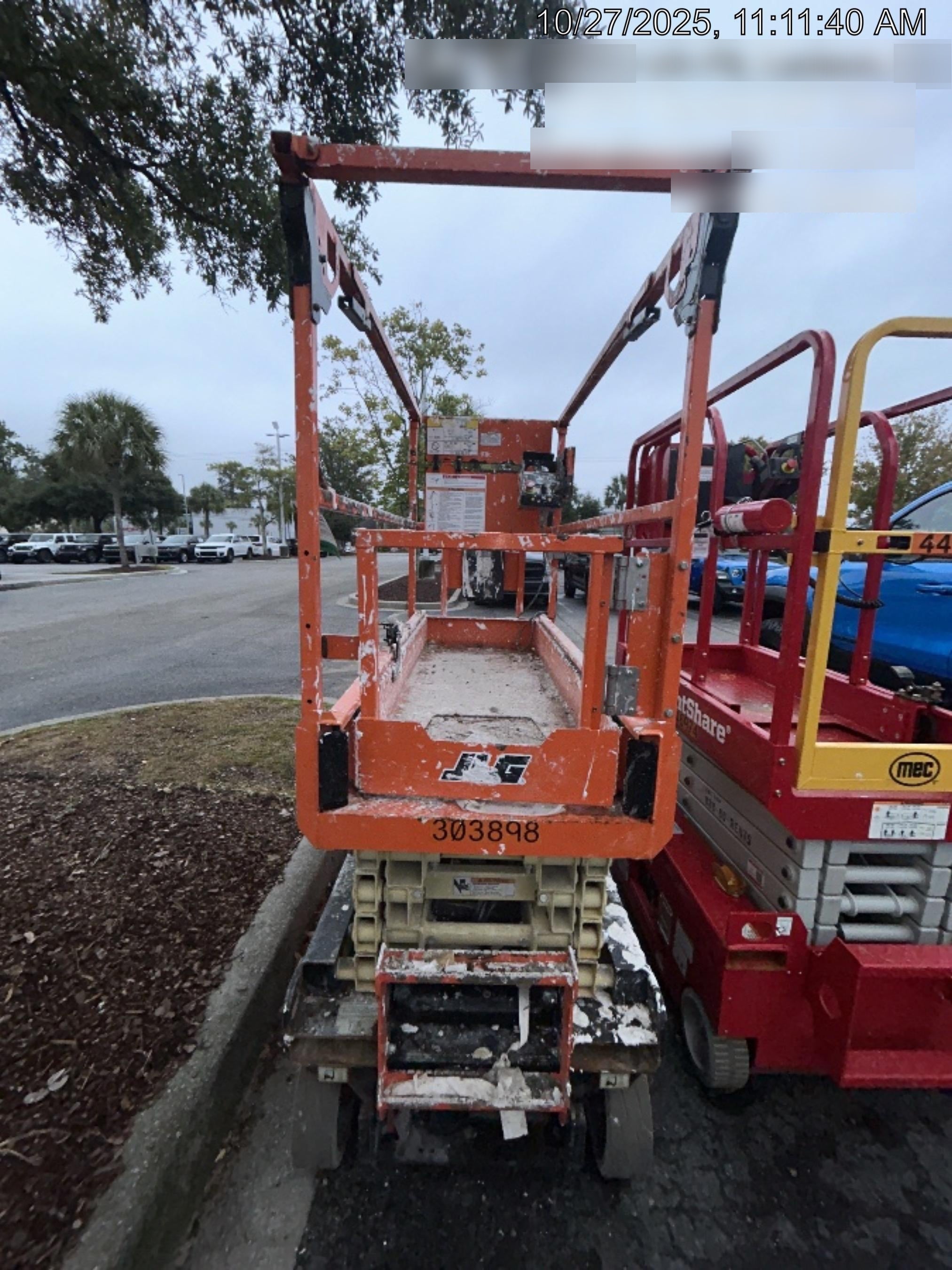 2023 JLG ES1932