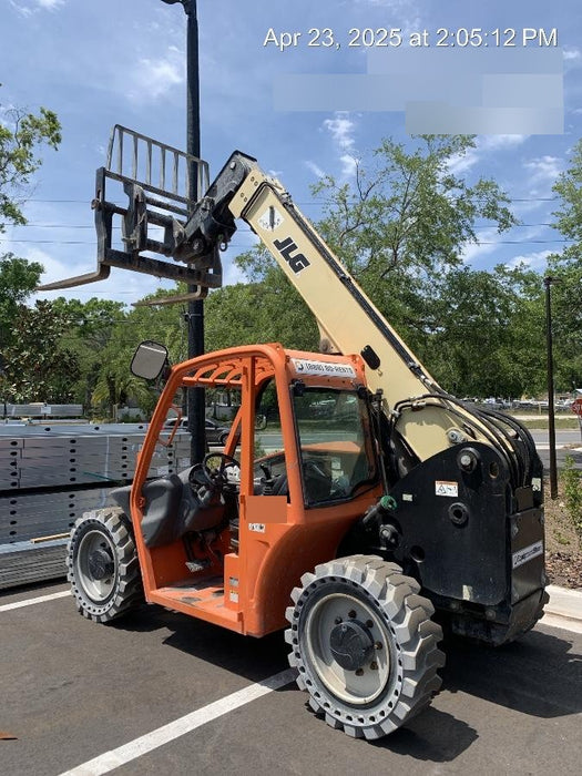 2020 JLG G5-18A Canopy, NM Solid Tires, Beacon w/48" Carriage, 48" Pallet Forks
