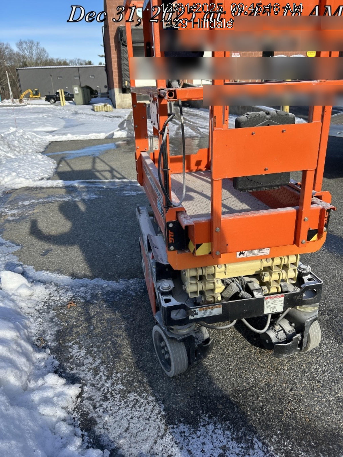 2022 JLG ES1330L