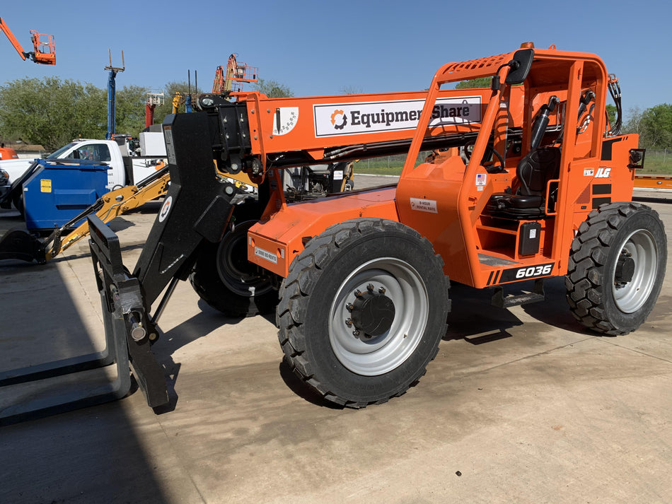 2021 JLG 6036