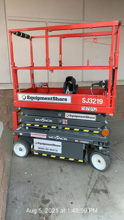 2020 Skyjack SJIII-3219 Solid NM Tires, Half height spring hinged entry gate, Dual Beacons, 800W Inverter