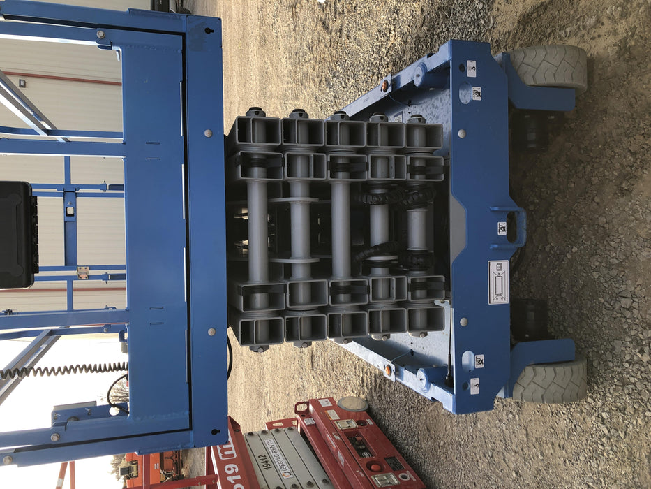 2019 Genie GS-4047 Folding rails with half height swing gate