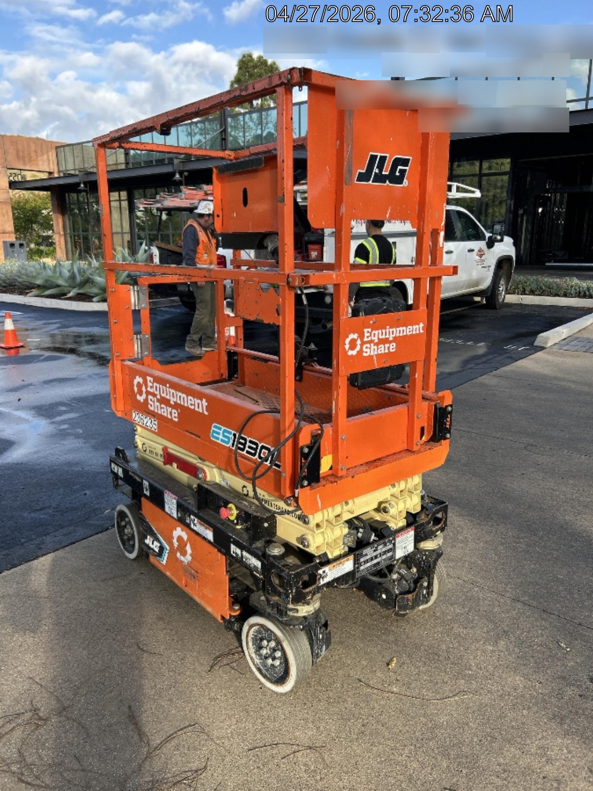 2022 JLG ES1330L