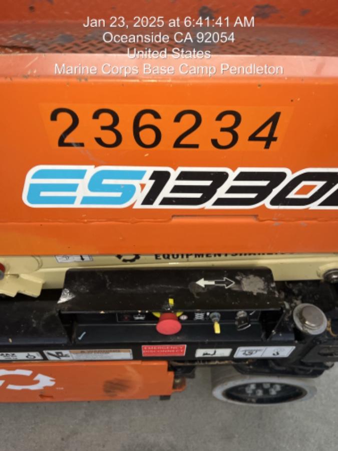 2022 JLG ES1330L