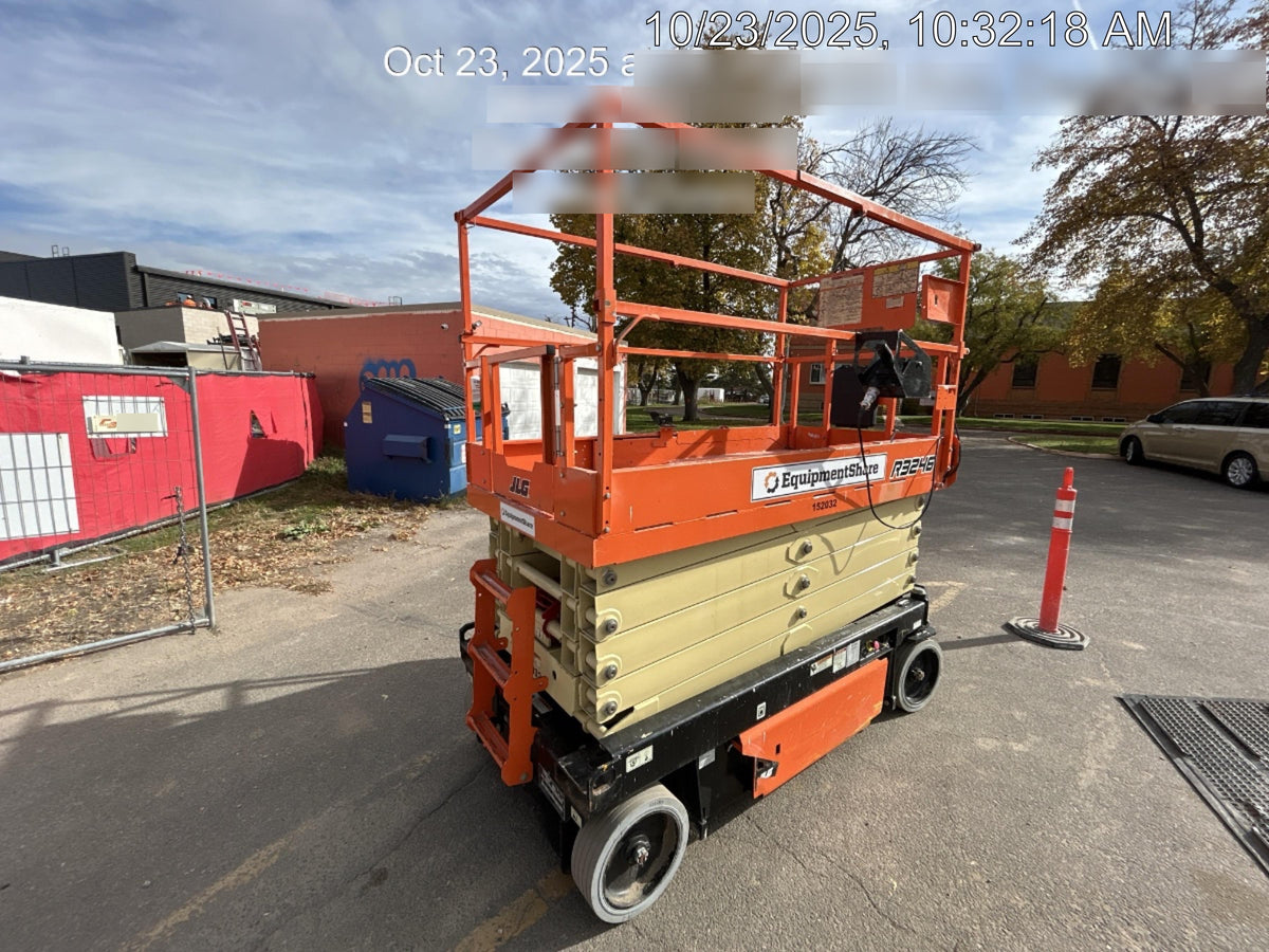 2021 JLG R3246