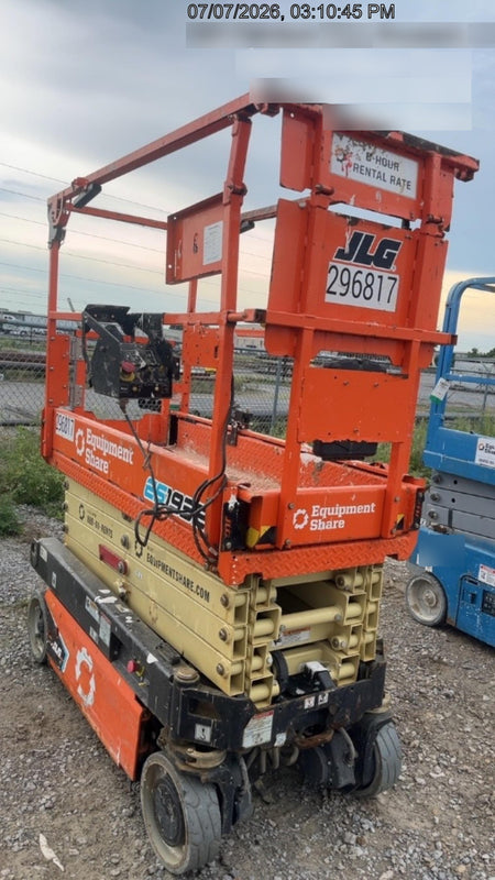 2023 JLG ES1932