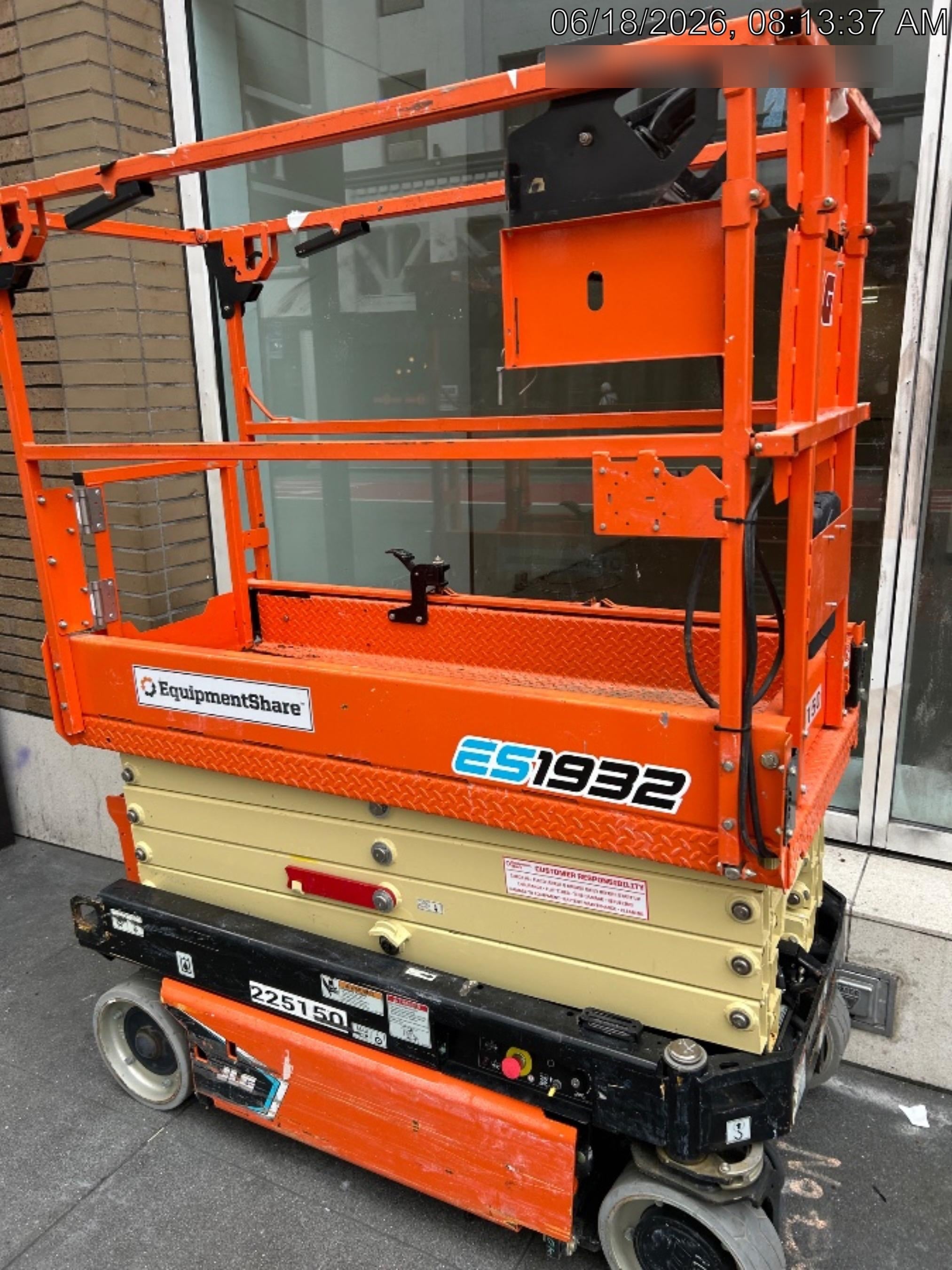 2022 JLG ES1932