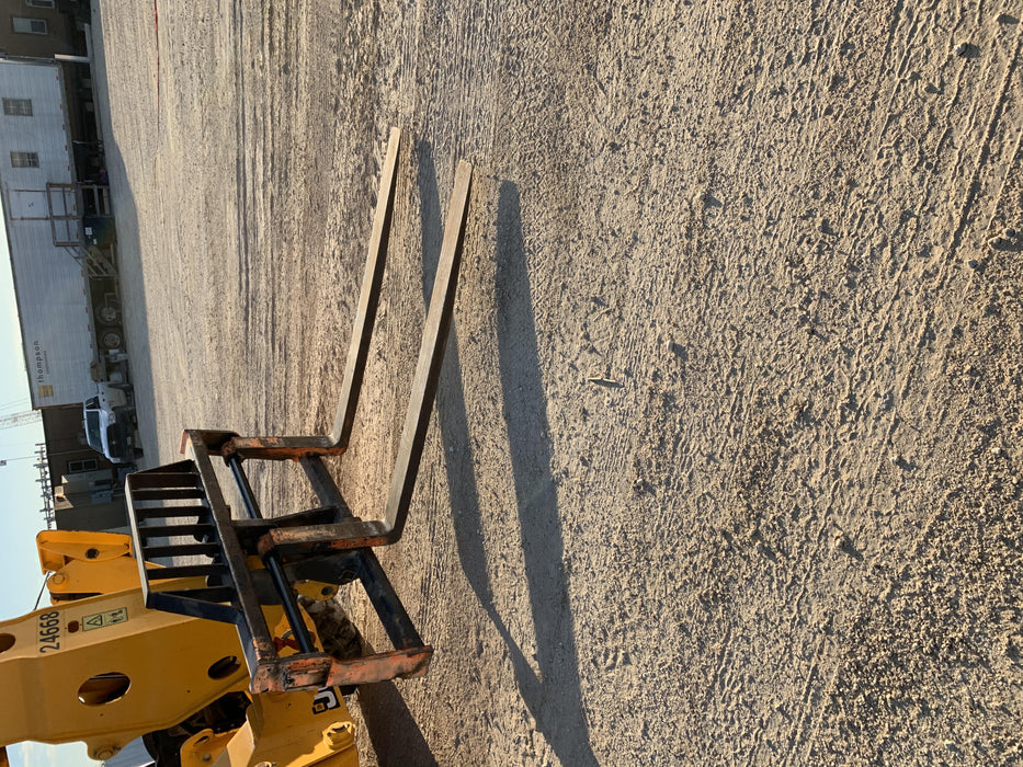 2019 JCB 512-56 74 HP w/CAB/HVAC, Beacon, Aux Hydraulics, Worklights, Solid Tires w/60" Carriage/Forks