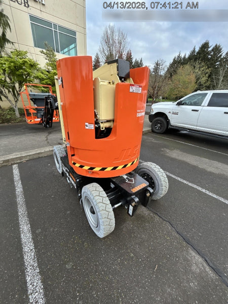 2025 JLG E300AJP