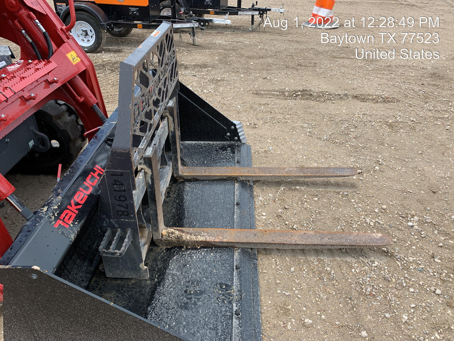 2021 PALADIN 48" Pallet Forks - Paladin