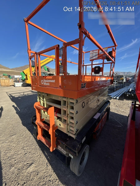 2022 JLG ES3246
